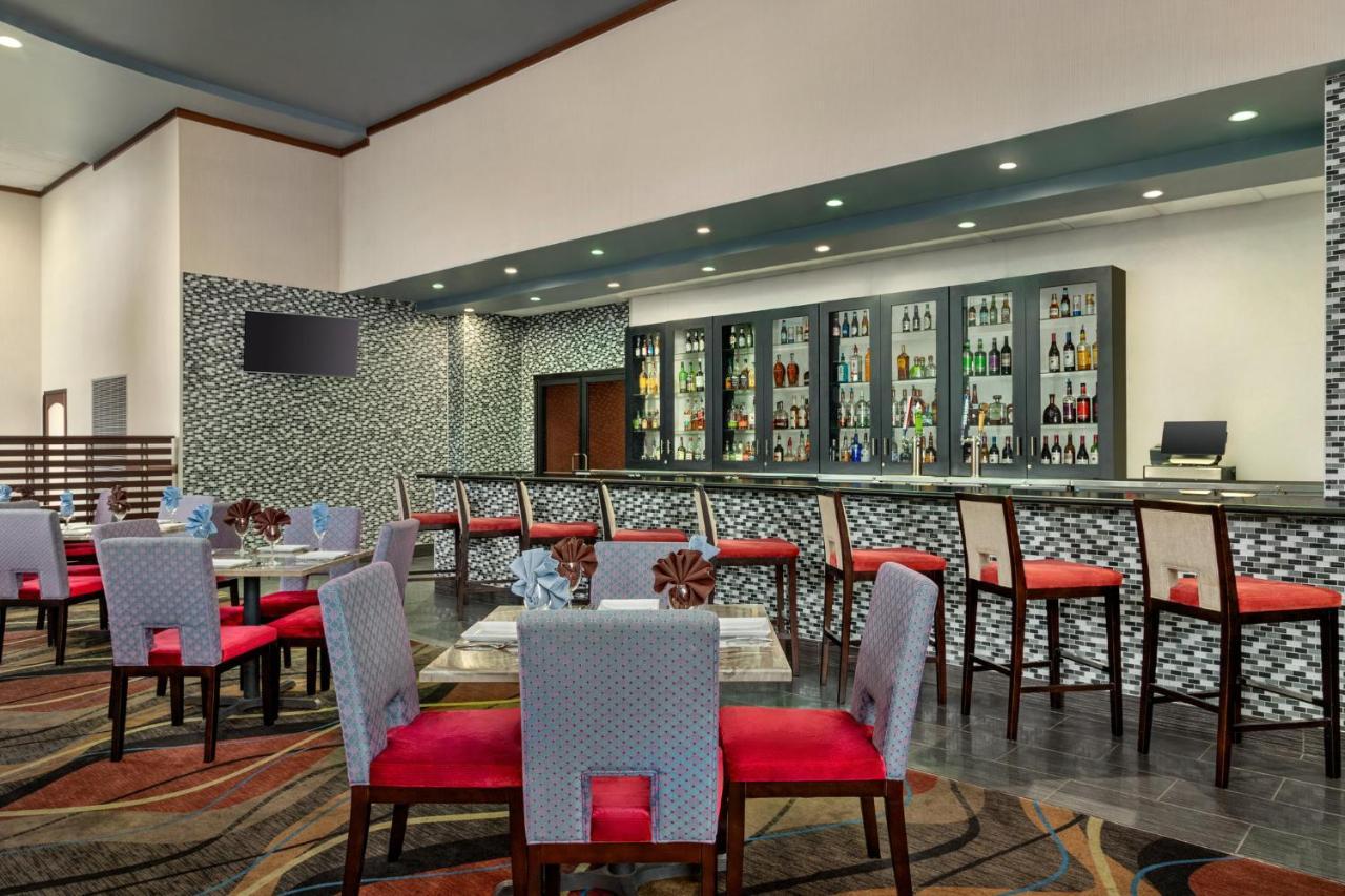 Holiday Inn Louisville East - Hurstbourne By Ihg מראה חיצוני תמונה